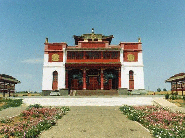 カルムイキア共和国エリスタ市の仏教寺院（1998年）